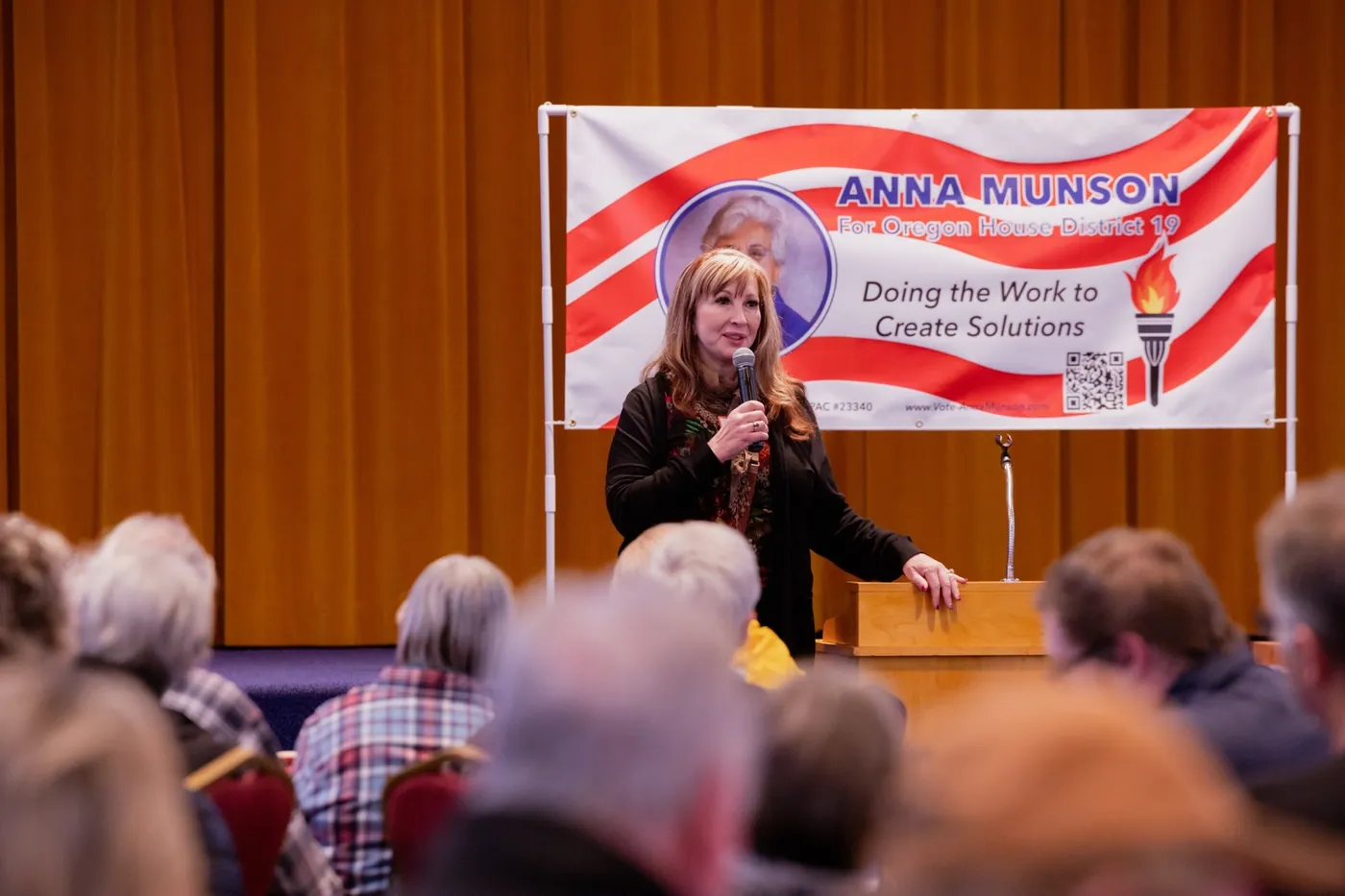 Senator Kim Thatcher speaking at an Anna Munson event
